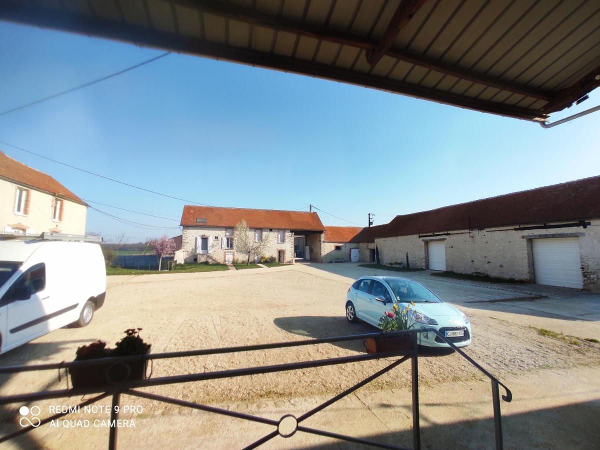 Bed and Breakfast Le Domaine des Hirondelles Champcenest Esterno foto
