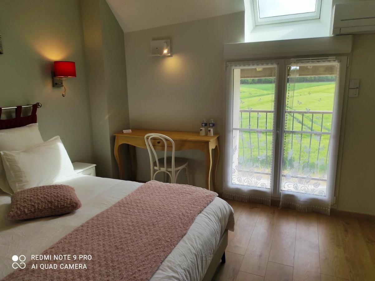 Bed and Breakfast Le Domaine des Hirondelles Champcenest Esterno foto
