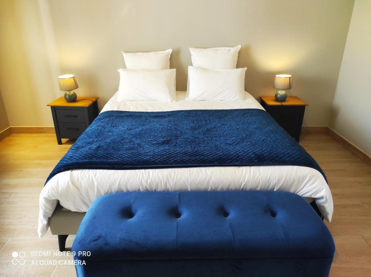 Bed and Breakfast Le Domaine des Hirondelles Champcenest Esterno foto