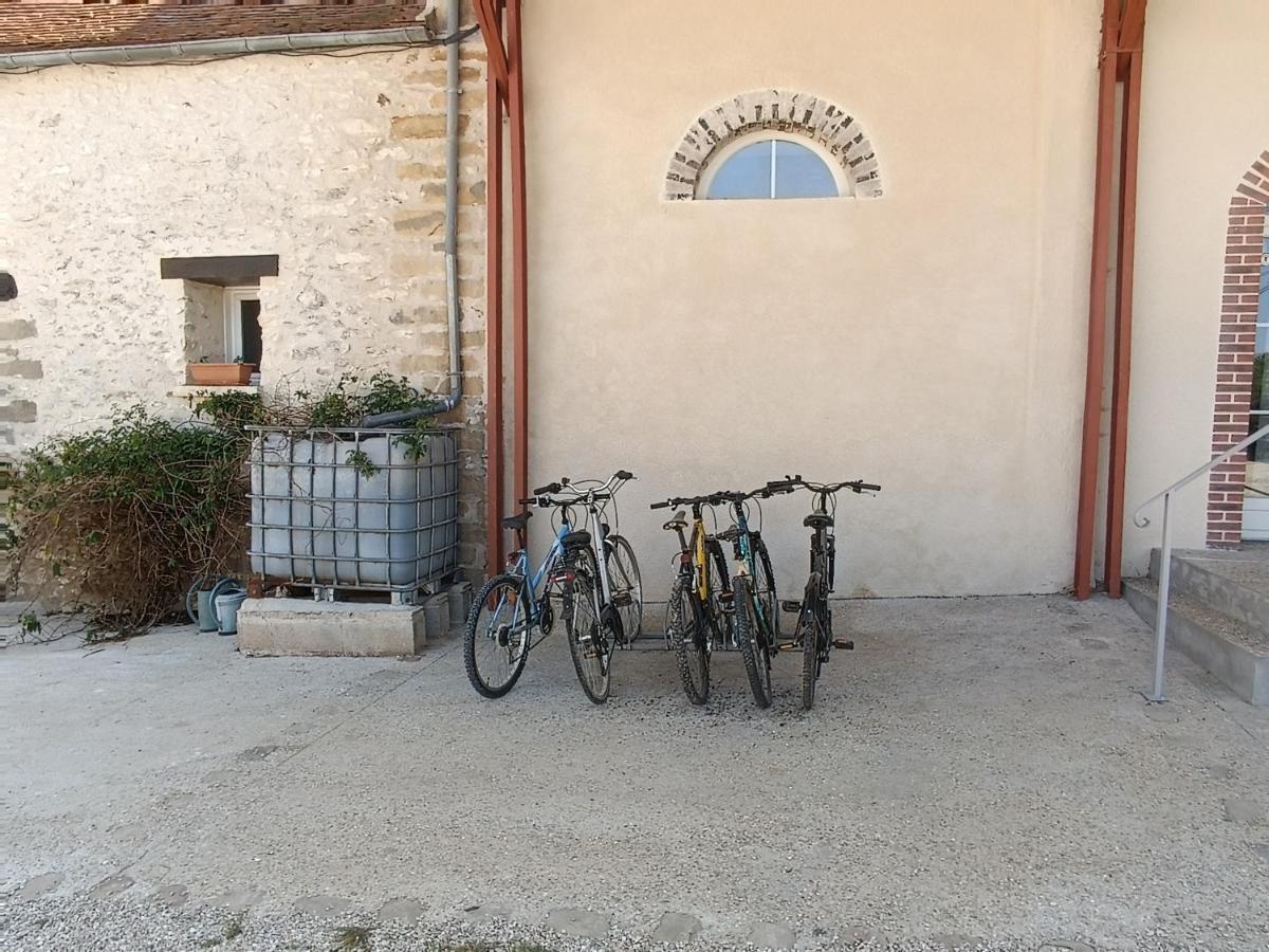 Bed and Breakfast Le Domaine des Hirondelles Champcenest Esterno foto
