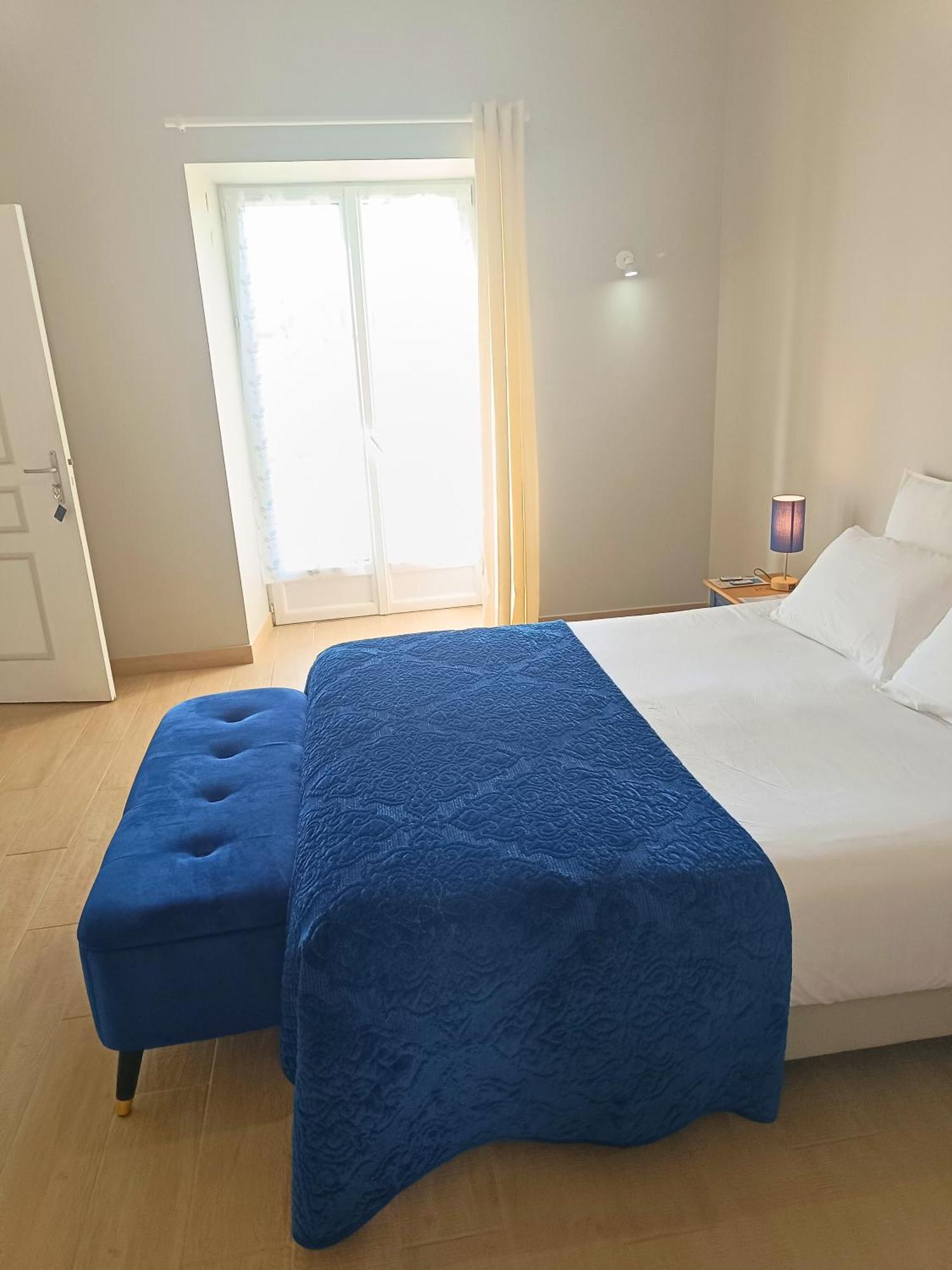 Bed and Breakfast Le Domaine des Hirondelles Champcenest Esterno foto